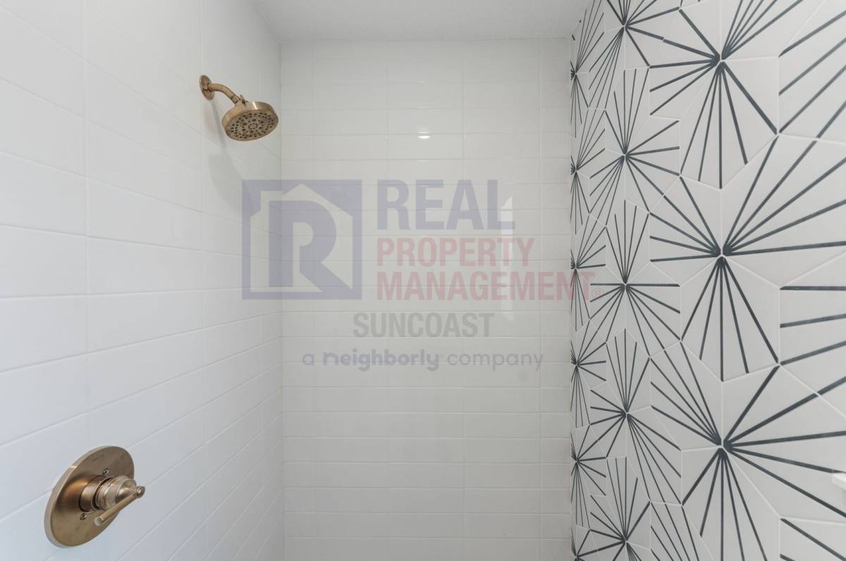 411 Pine Tree Terrace, Venice, FL 34293 - House for Rent - Image 7