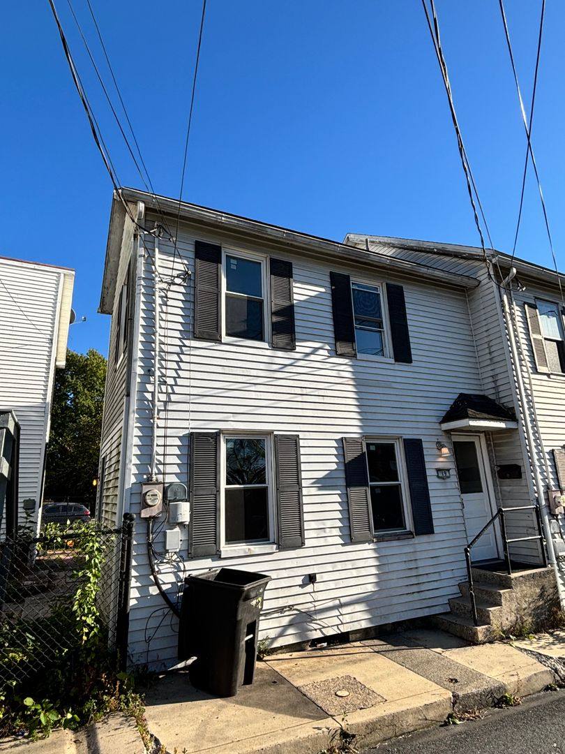 House for rent at 19 Mulberry St, Catasauqua, PA 18032