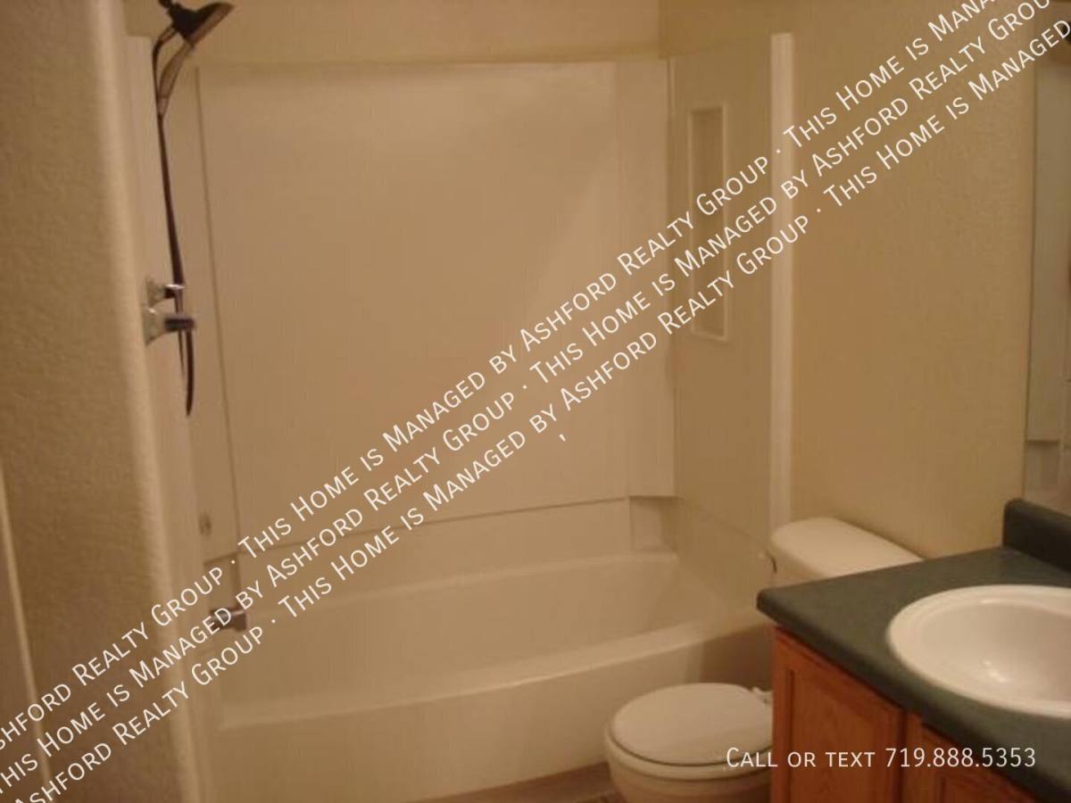 953 Legend Oak Dr, Fountain, CO 80817 - House for Rent - Image 8