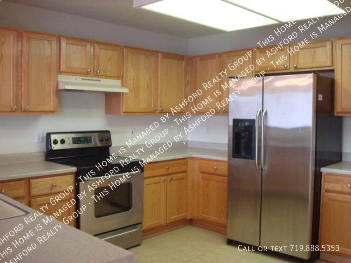 953 Legend Oak Dr, Fountain, CO 80817 - House for Rent - Image 3