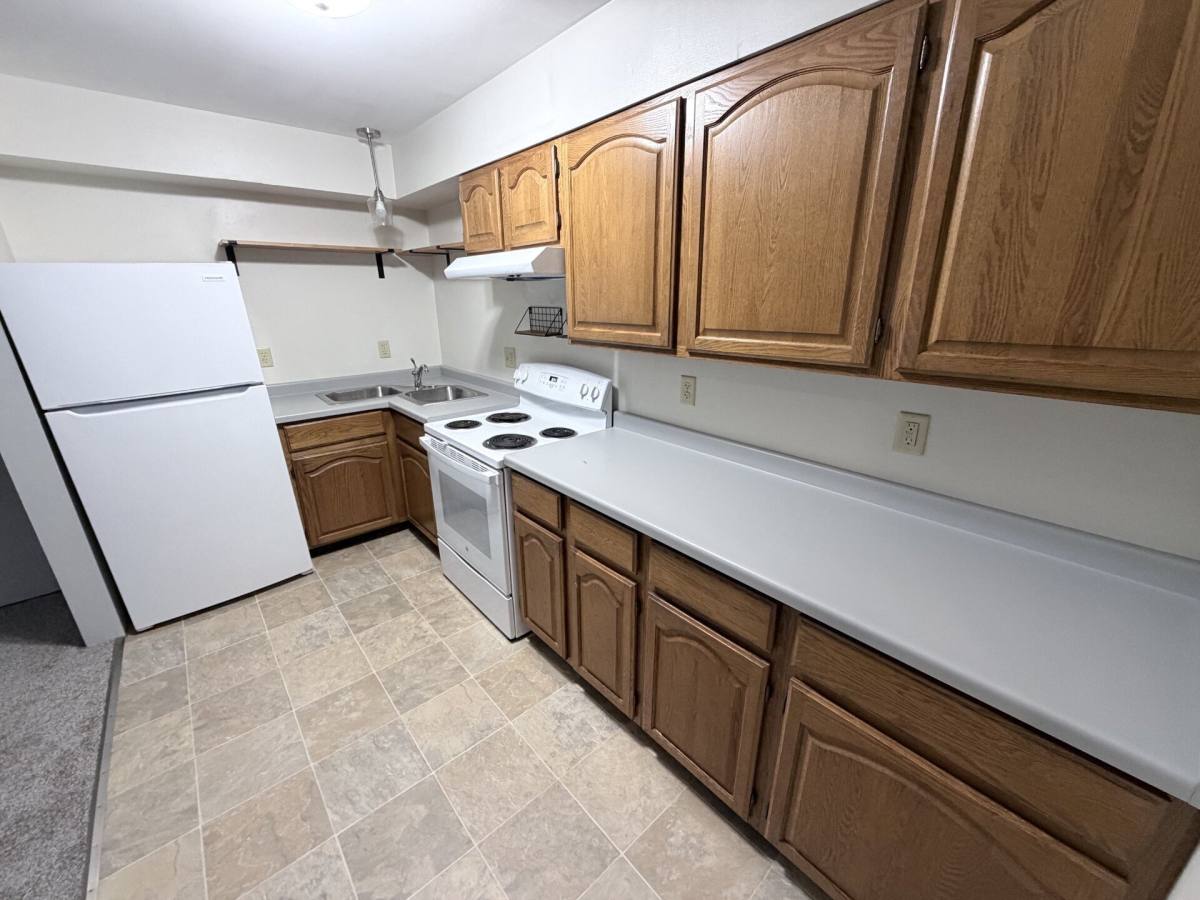 1422 Weeks Ave #3, Superior, WI 54880 - Apartment for Rent - Image 2