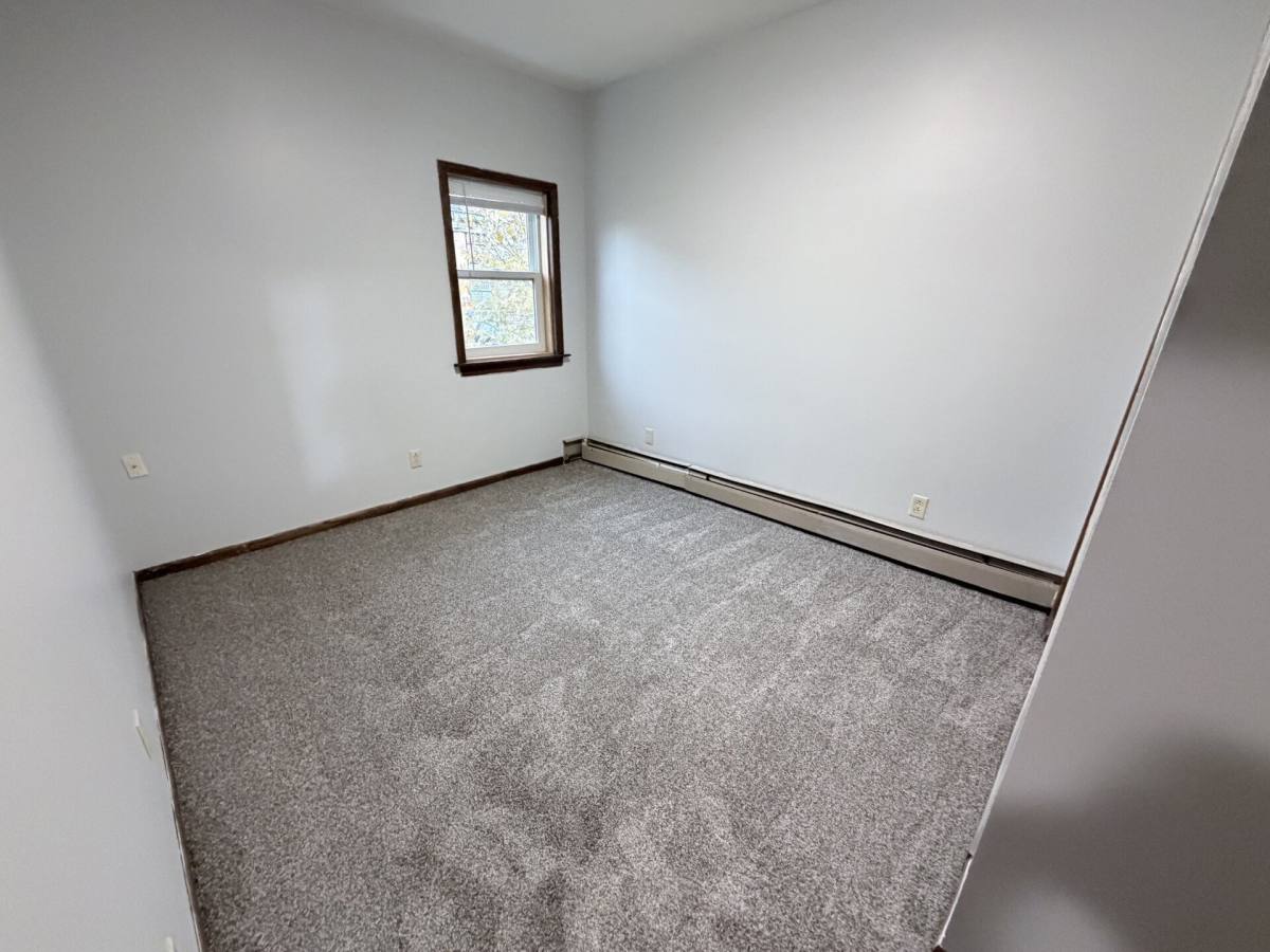 1422 Weeks Ave #3, Superior, WI 54880 - Apartment for Rent - Image 6