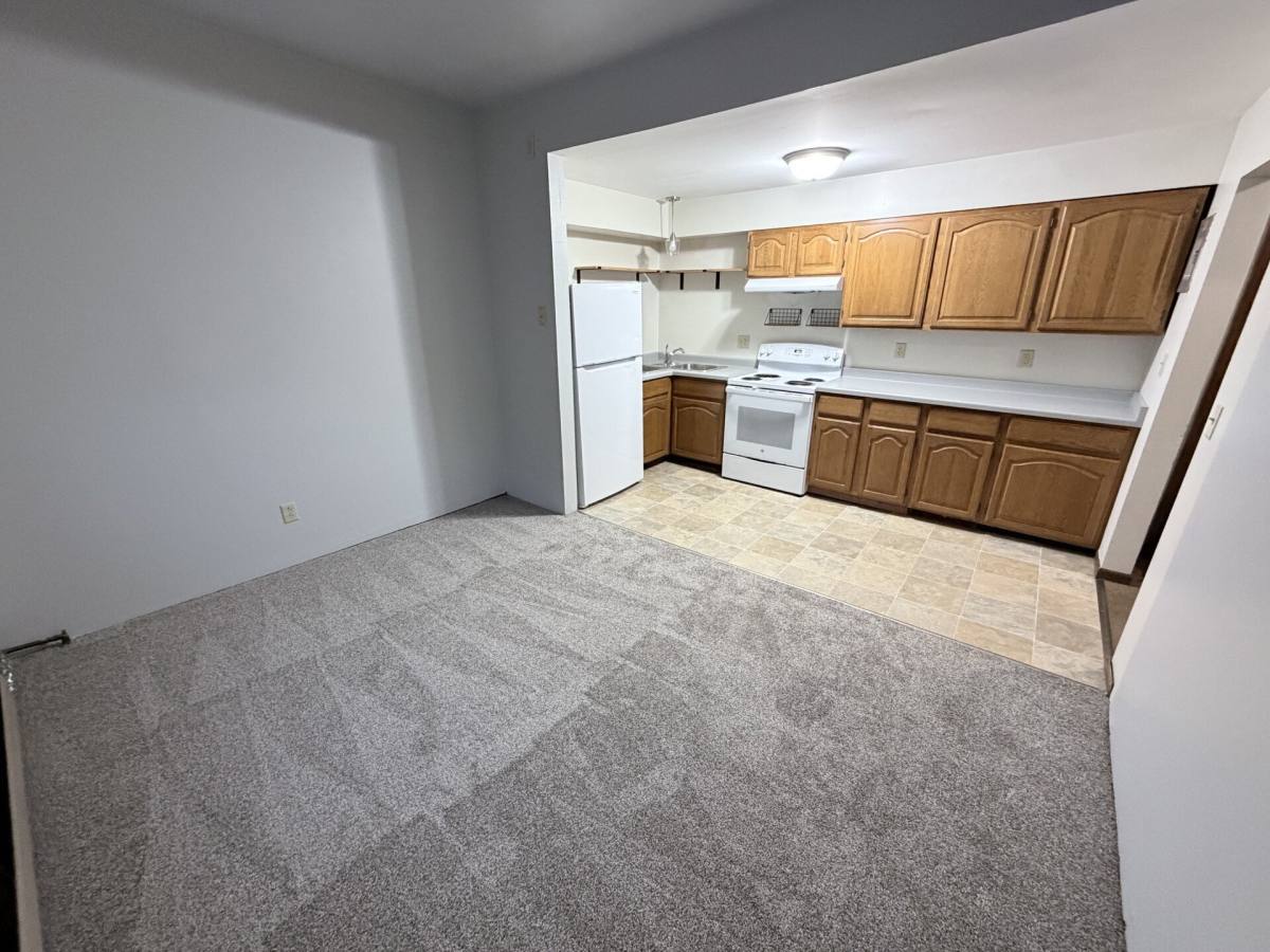 1422 Weeks Ave #3, Superior, WI 54880 - Apartment for Rent - Image 3
