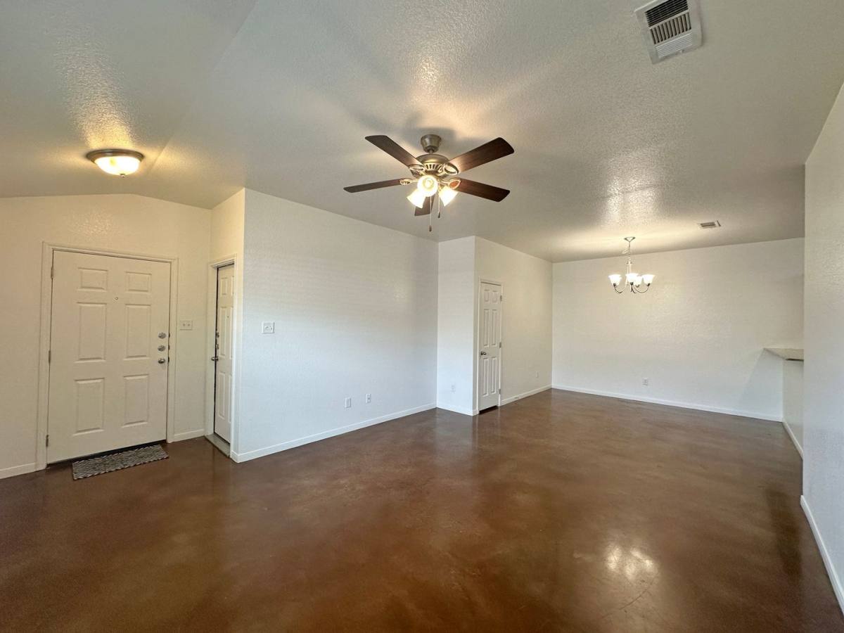 906 A McClure Dr, Harker Heights, TX 76548 - Townhouse for Rent - Image 5