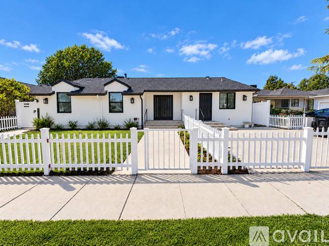 7039 1/2 Quartz Ave, Winnetka, CA 91306 - House for Rent - Image 2