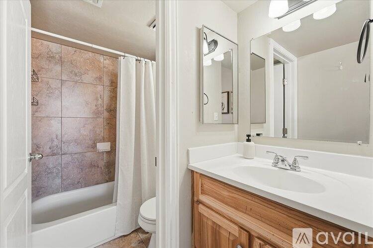 3200 S Litzler Dr #8-233, Flagstaff, AZ 86005 - Condo for Rent - Image 2