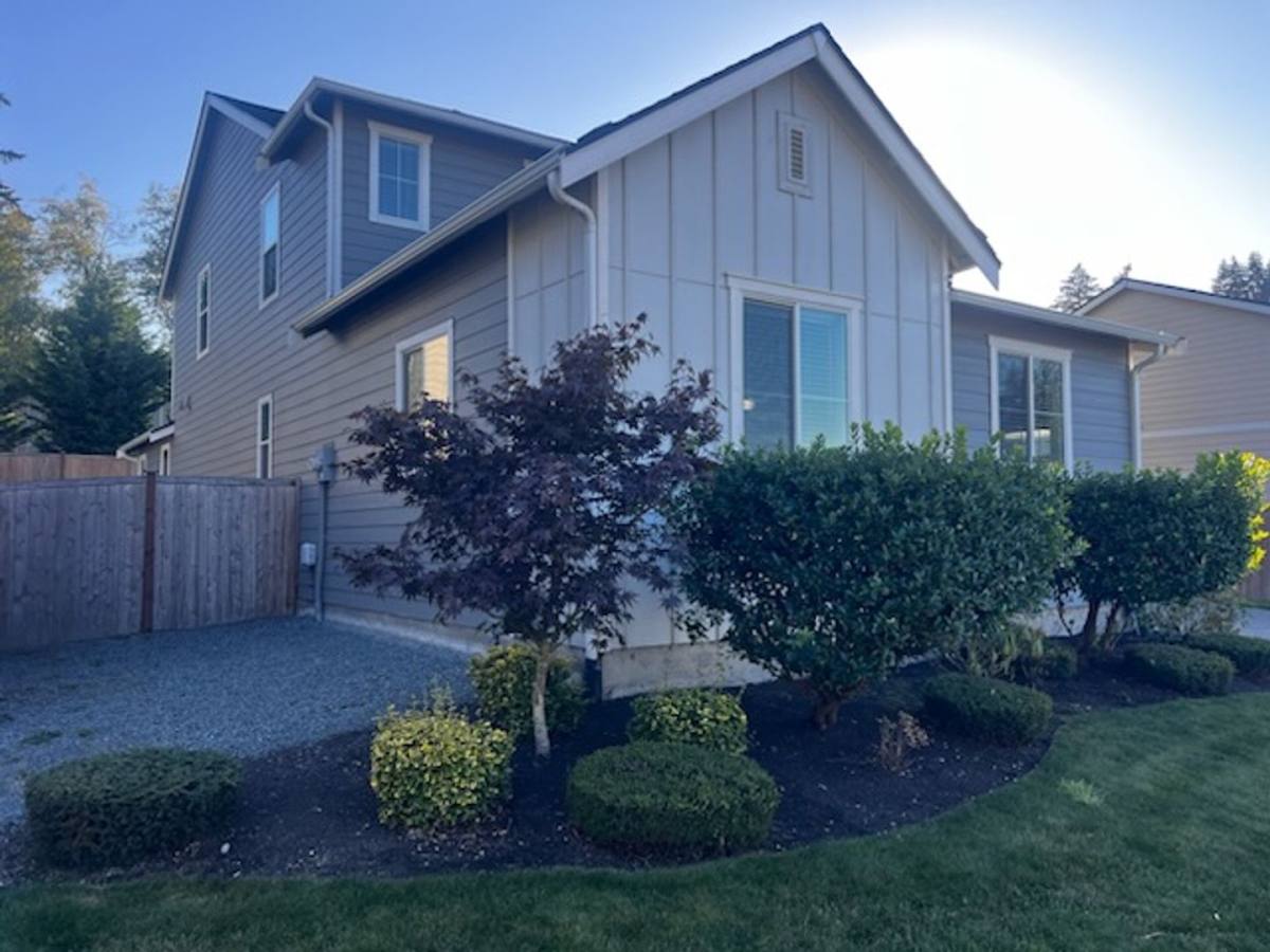 House for rent at 1108 25th Ave Court SW, Puyallup, WA 98373