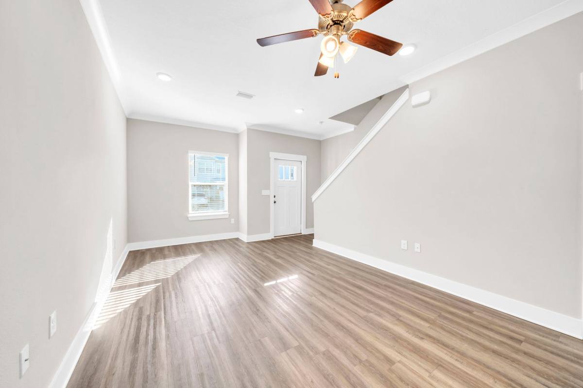 284 N Sand Palm Rd, Freeport, FL 32439 - Townhouse for Rent - Image 9