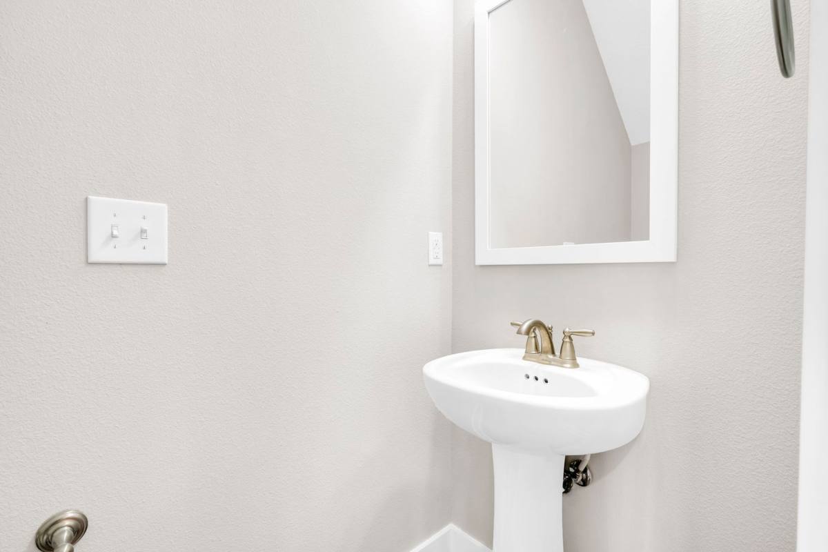 284 N Sand Palm Rd, Freeport, FL 32439 - Townhouse for Rent - Image 8