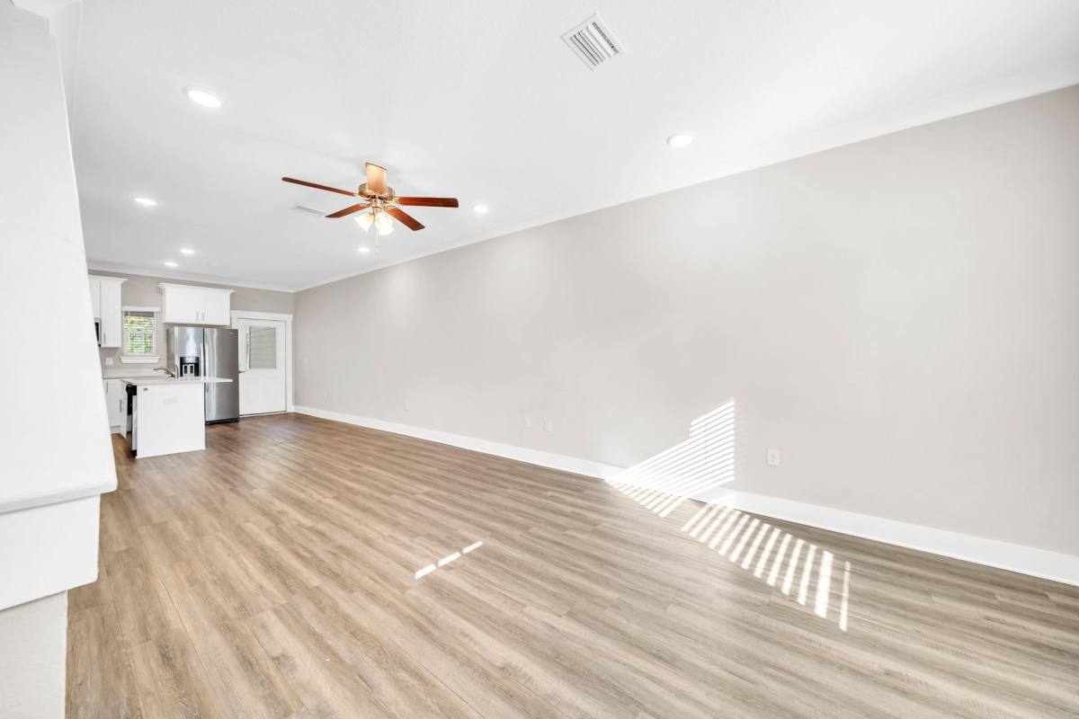 284 N Sand Palm Rd, Freeport, FL 32439 - Townhouse for Rent - Image 6