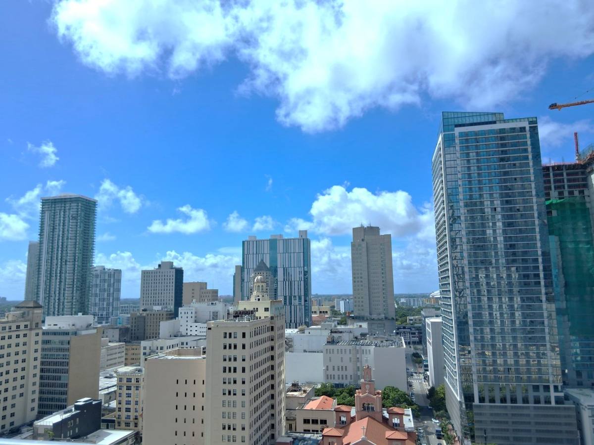 133 NE 2 Ave #2013, Miami, FL 33132 - Condo for Rent - Image 8