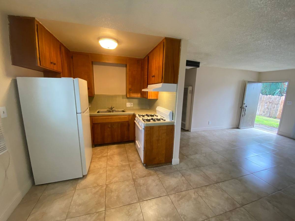412 Ford St, Hanford, CA 93230 - Apartment for Rent - Image 3