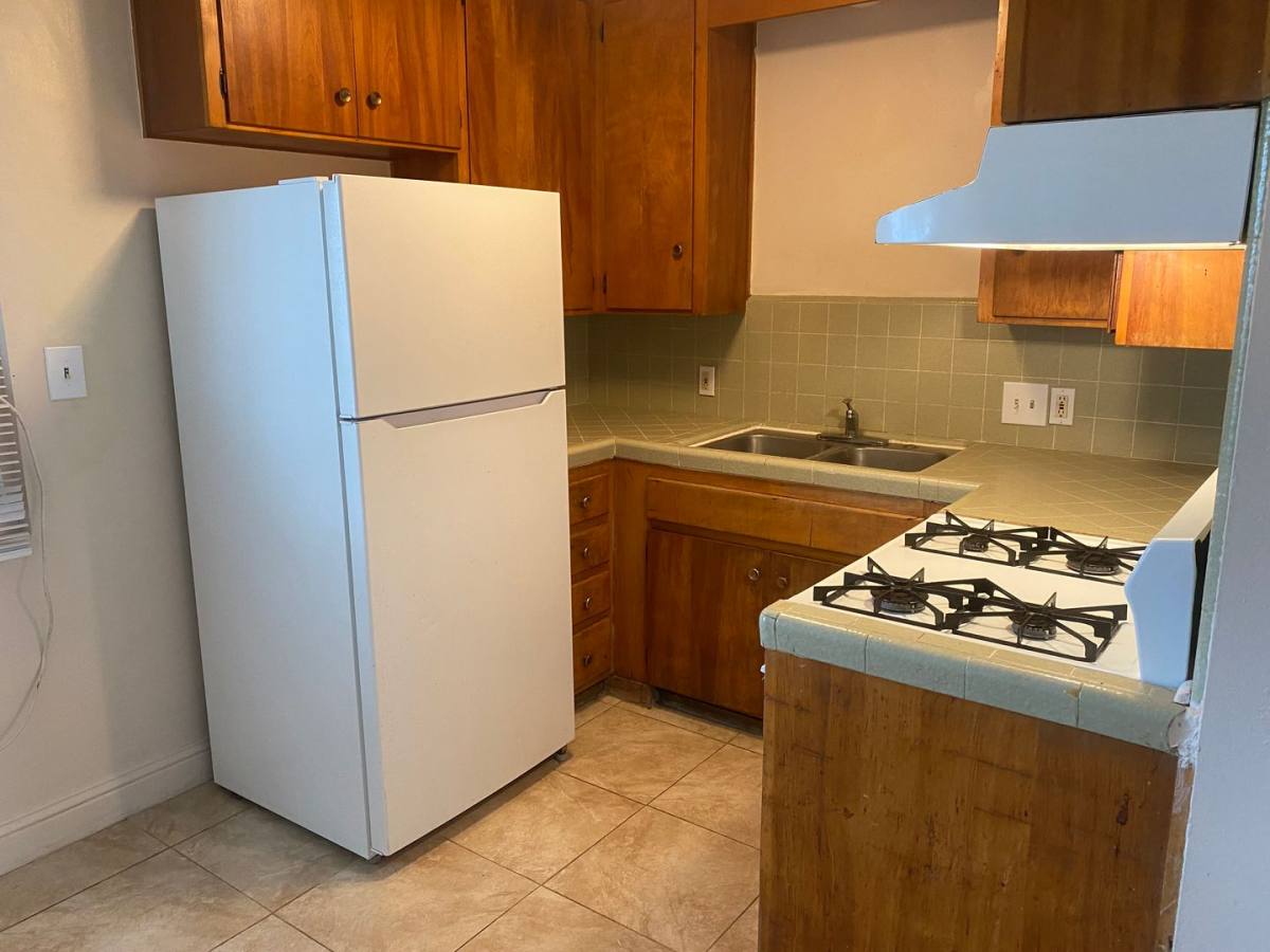 412 Ford St, Hanford, CA 93230 - Apartment for Rent - Image 2
