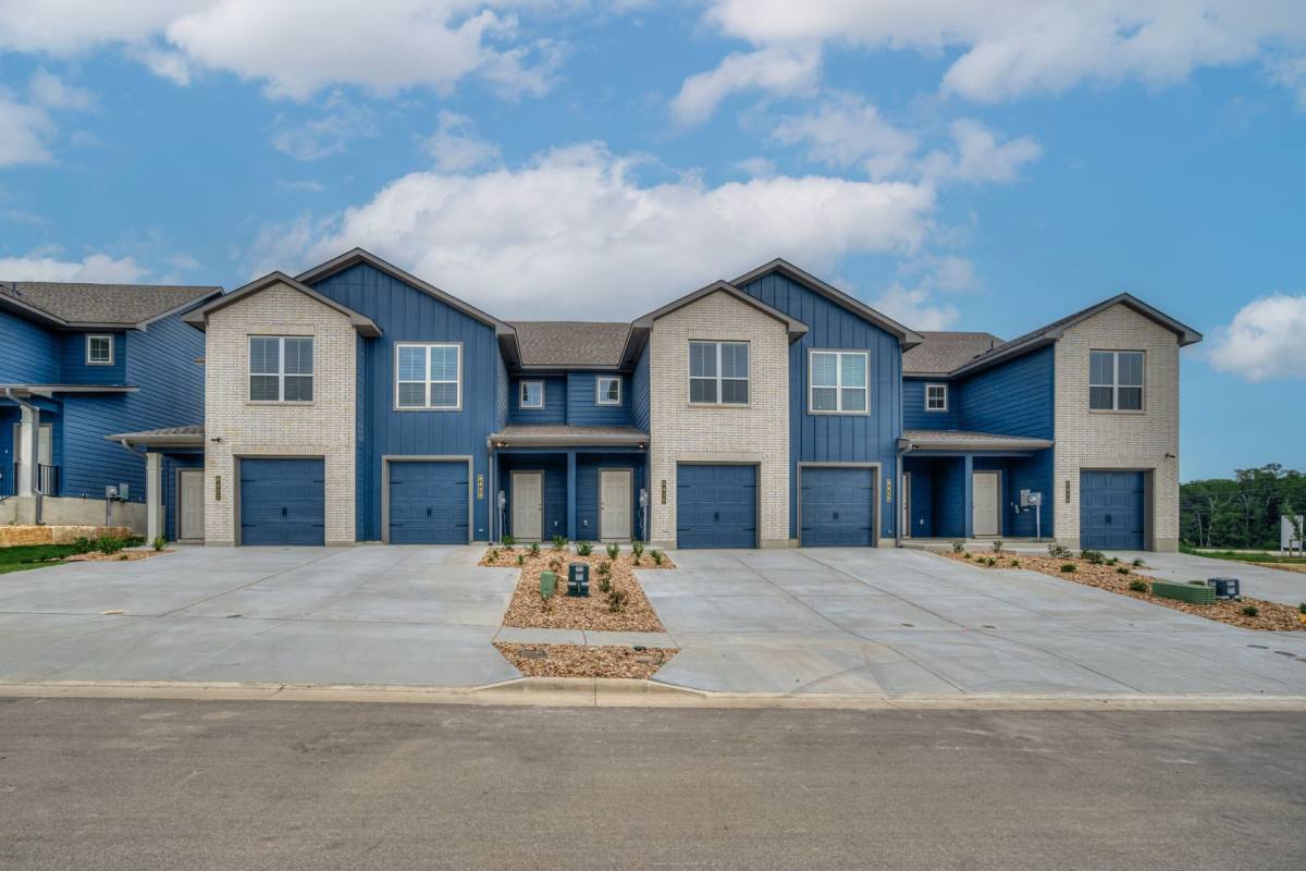 1930 Augustus Dr, Temple, TX 76502 - Townhouse for Rent - Image 1