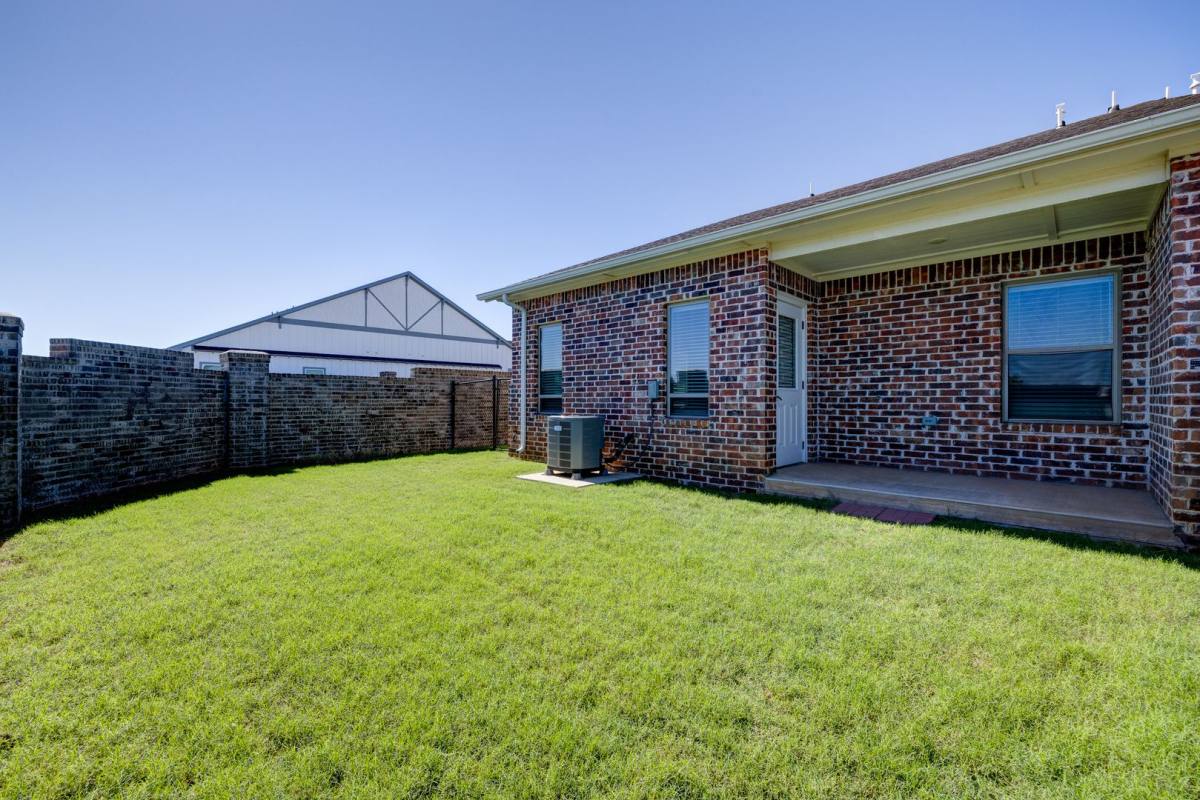 6528 Bent Wood Villas Dr #B, Mustang, OK 73064 - House for Rent - Image 4