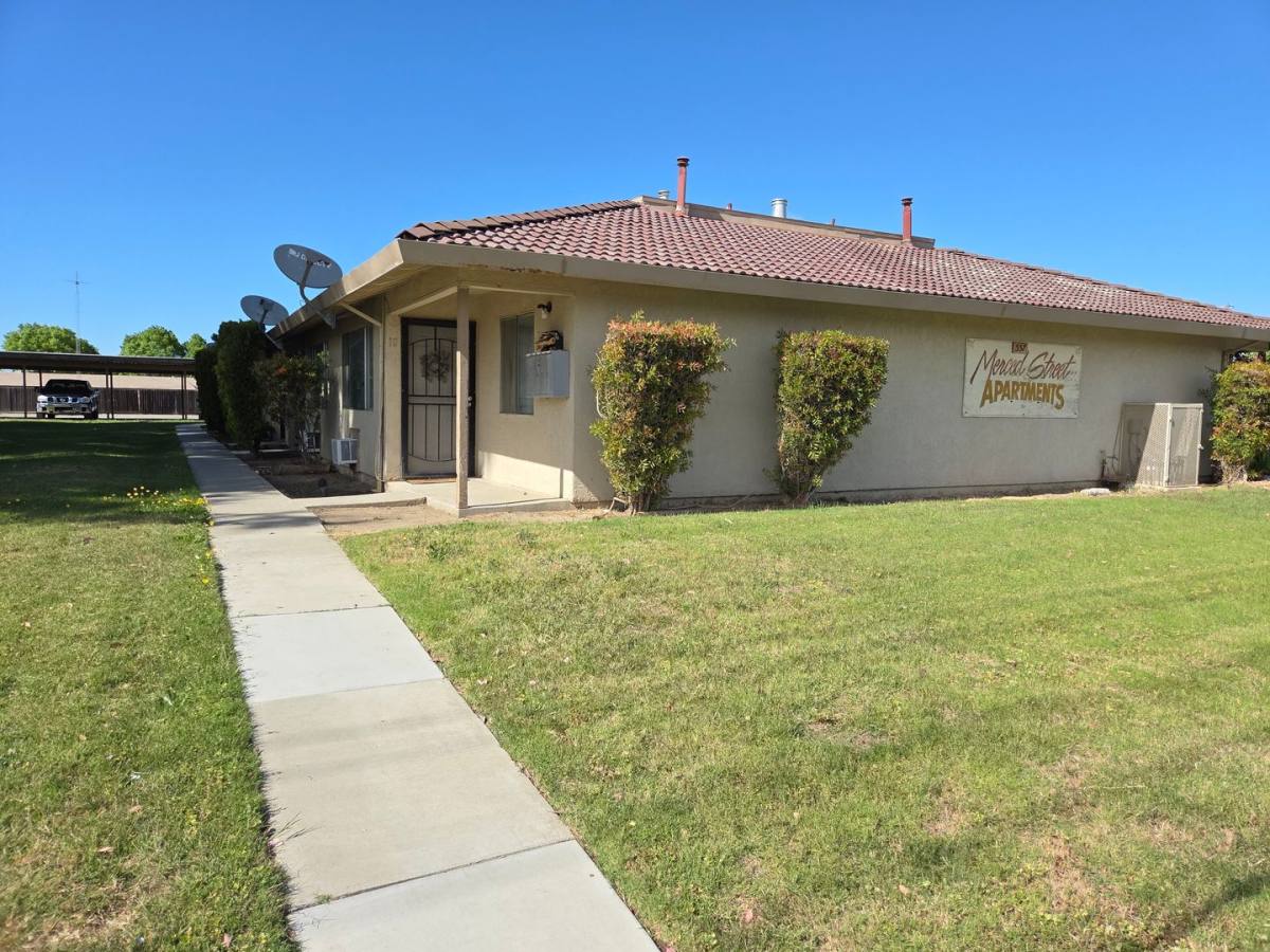 Apartment for rent at Merced Street, 557 Merced St, Newman, CA 95360