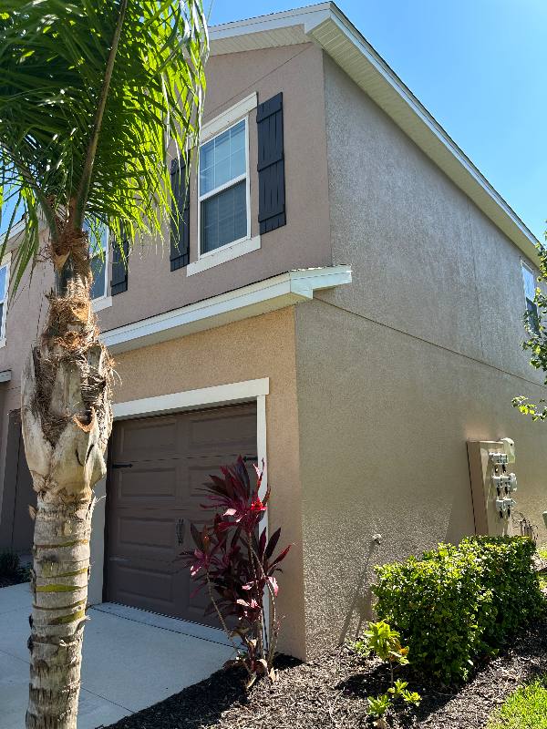 1074 Grantham Dr, Sarasota, FL 34234 - Townhouse for Rent - Image 2