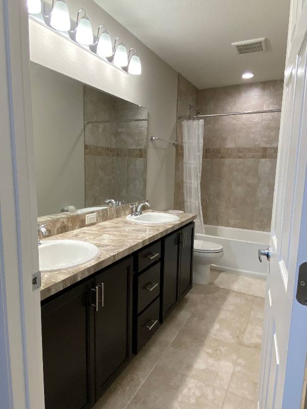1074 Grantham Dr, Sarasota, FL 34234 - Townhouse for Rent - Image 4