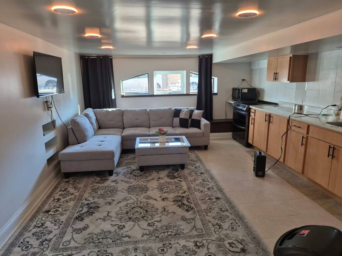 Apartment for rent at 5614 W Melrose, Garden Level, Chicago, IL 60634