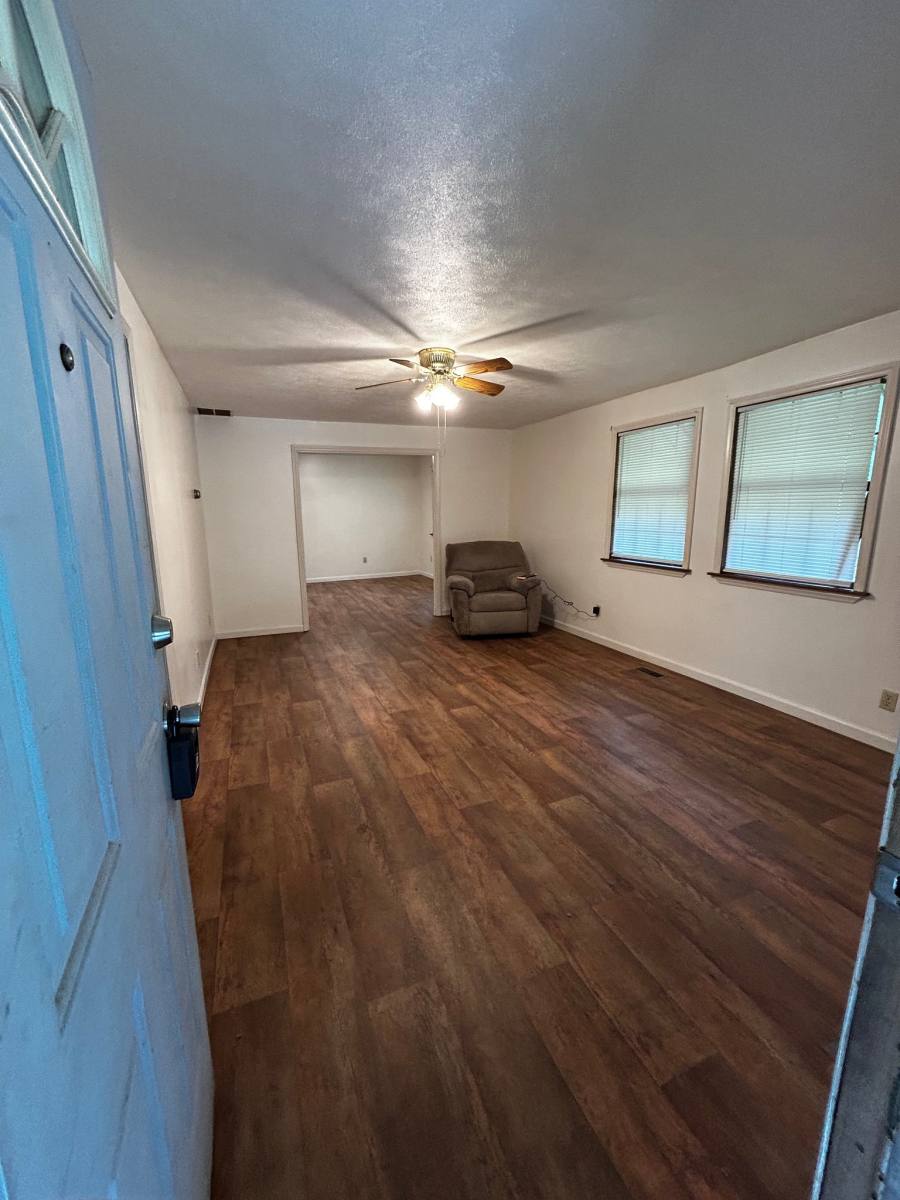 House for rent at 7370 E Dupont Ave, Glasgow, WV 25086