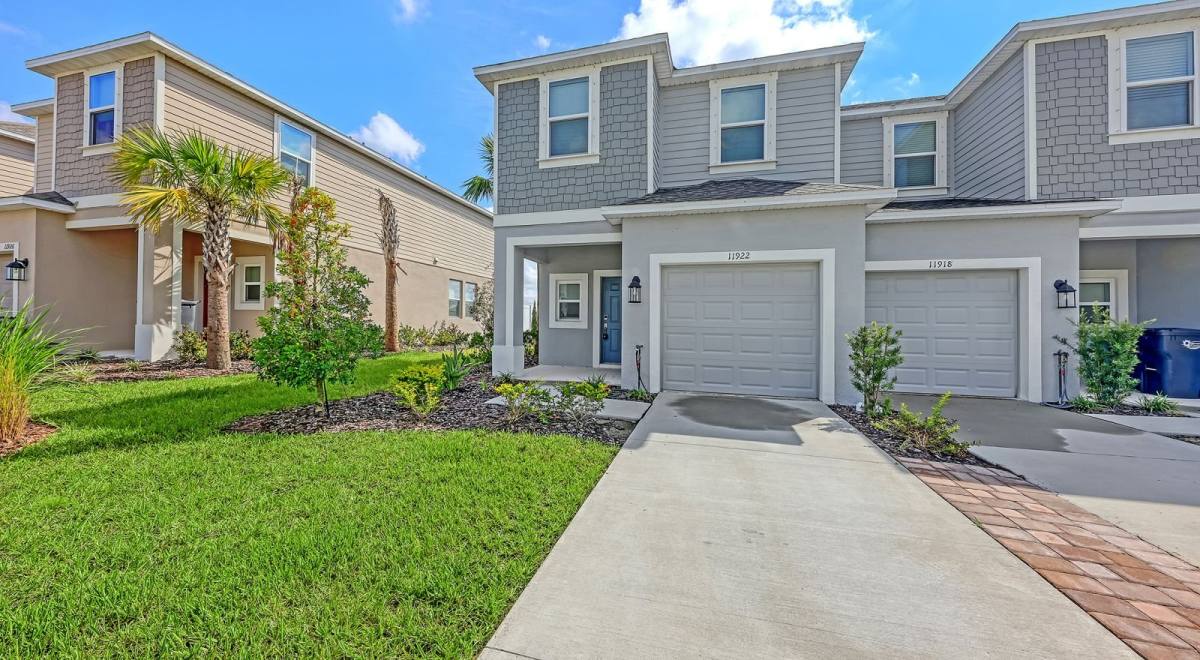 11922 Glenside Terrace, Palmetto, FL 34221 - Townhouse for Rent - Image 2