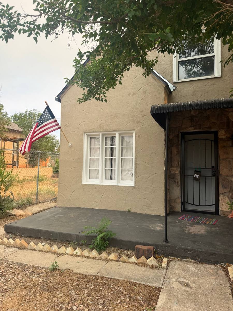 House for rent at 918 E 8th St, Pueblo, CO 81001