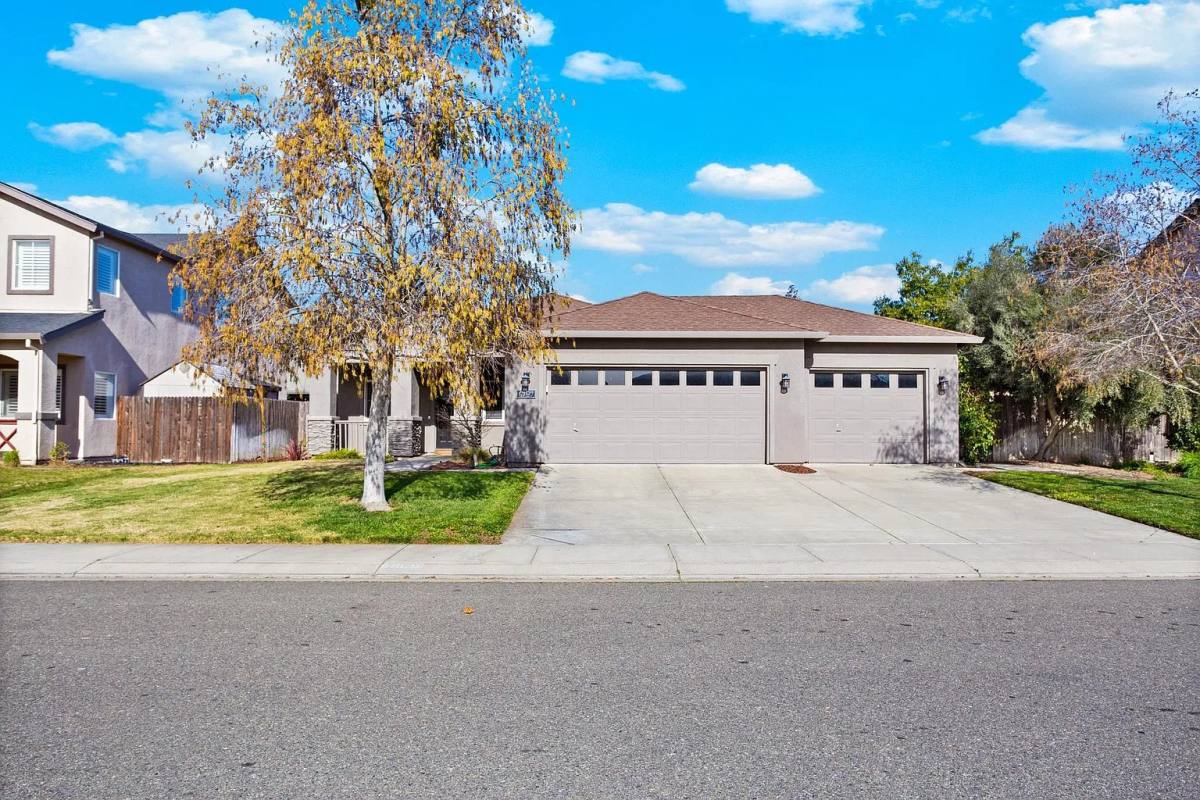 House for rent at 6909 Prelude Lane, Hughson, CA 95326