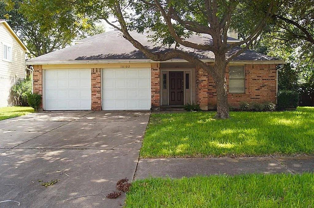 House for rent at 10102 Inwood Shadows, Houston, TX 77088