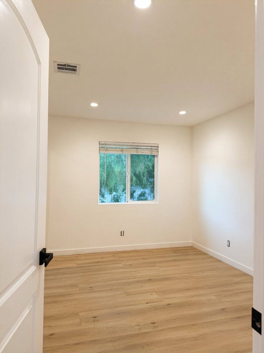 7449 1/2 Variel Ave, Canoga Park, CA 91303 - Apartment for Rent - Image 7