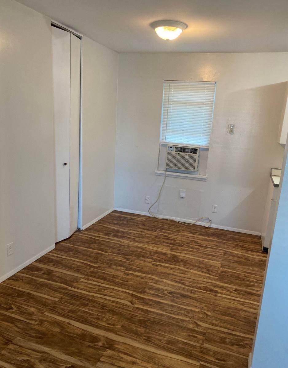 9327 La Grange Rd, Louisville, KY 40242 - Apartment for Rent - Image 2
