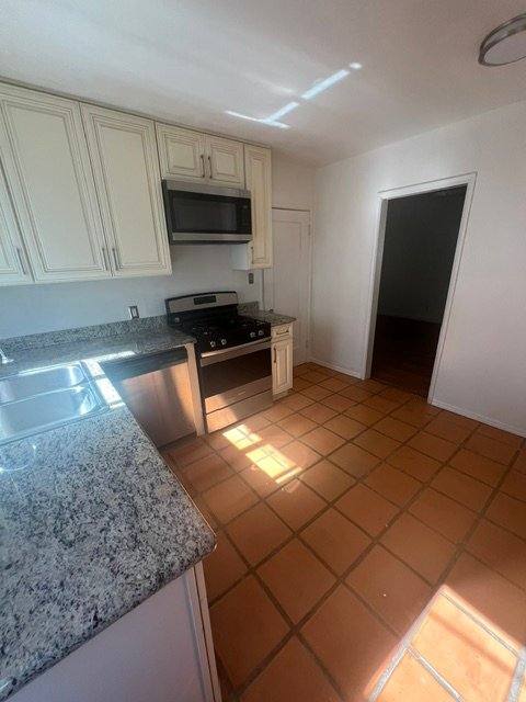 620 Alexander St #B, Glendale, CA 91203 - Apartment for Rent - Image 9