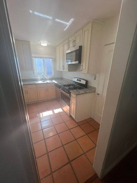 620 Alexander St #B, Glendale, CA 91203 - Apartment for Rent - Image 6