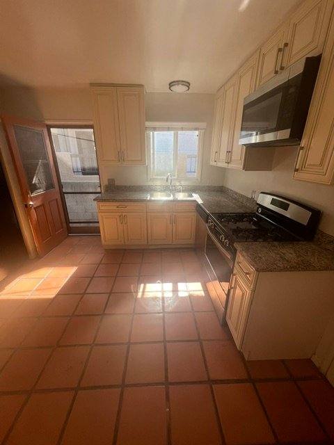 620 Alexander St #B, Glendale, CA 91203 - Apartment for Rent - Image 10