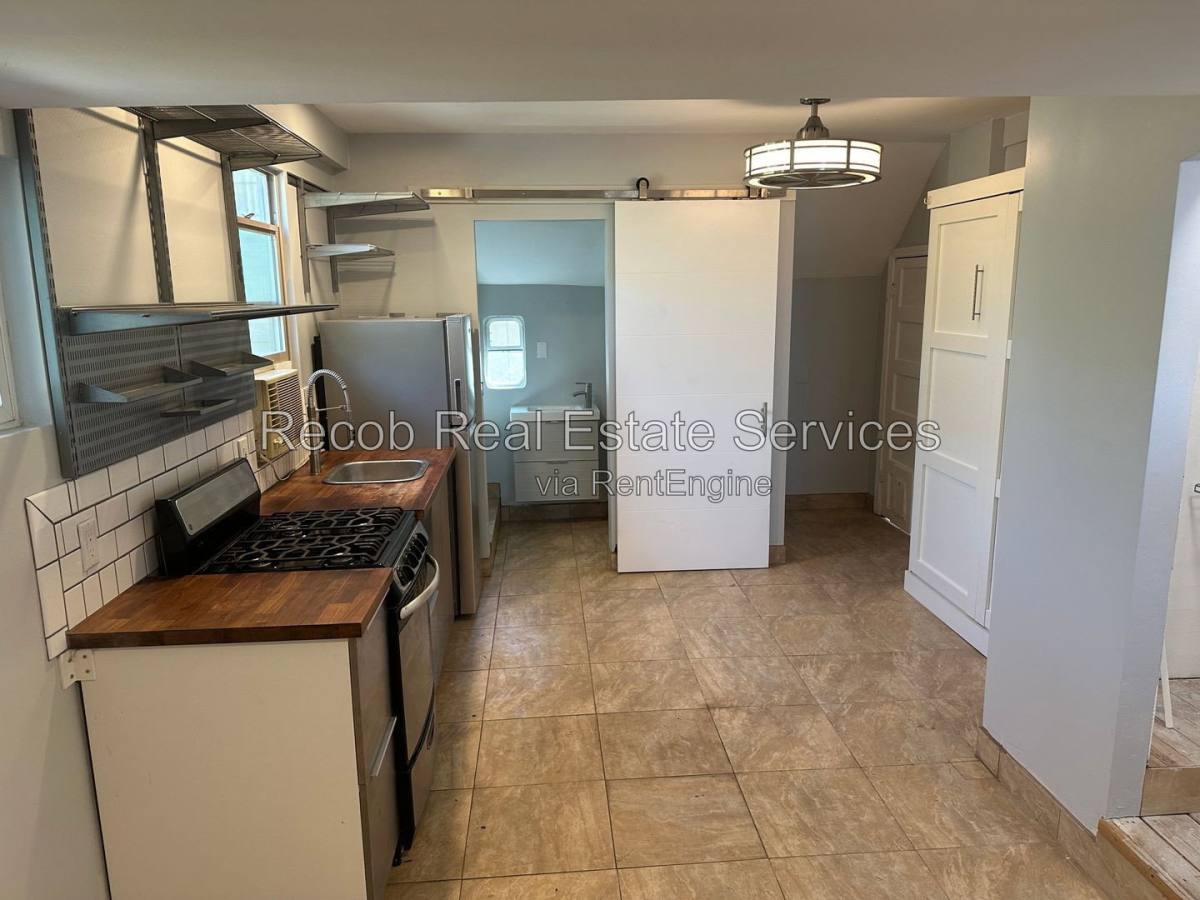 8305 Finley Ave, La Mesa, CA 91941 - Apartment for Rent