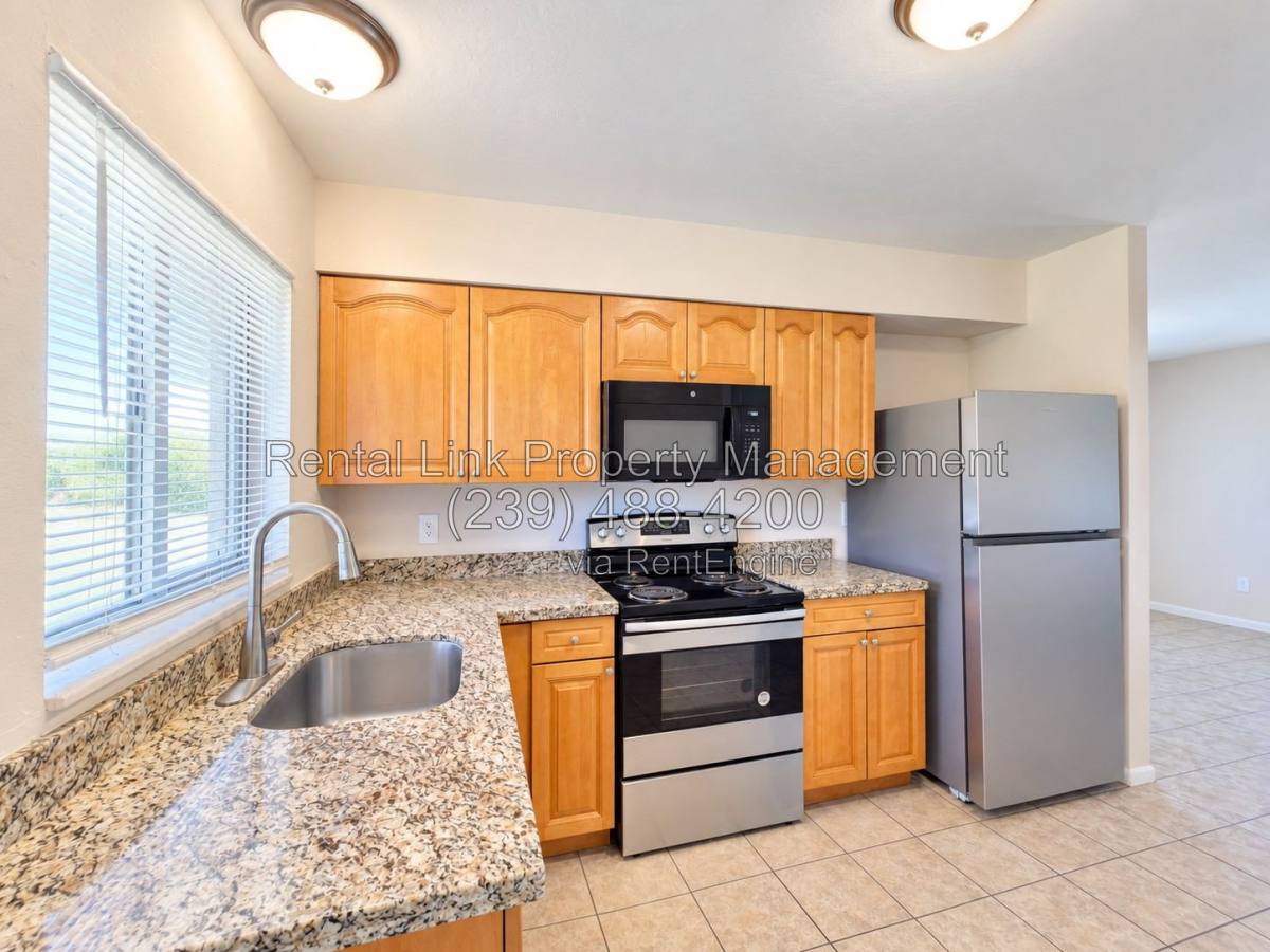 140 Harry Ave S, Lehigh Acres, FL 33973 - Apartment for Rent - Image 12