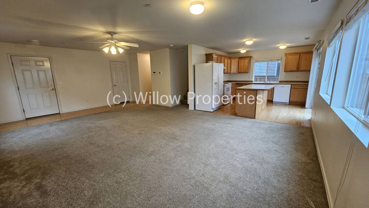 1237 Griggs St, Dupont, WA 98327 - House for Rent - Image 3