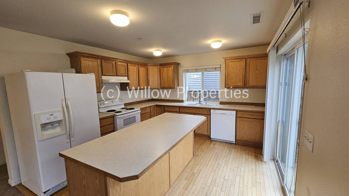 1237 Griggs St, Dupont, WA 98327 - House for Rent - Image 4