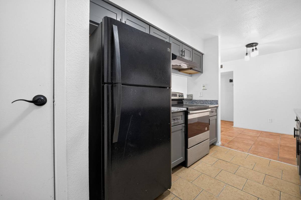 8034 Antoine Dr #223 photo 4