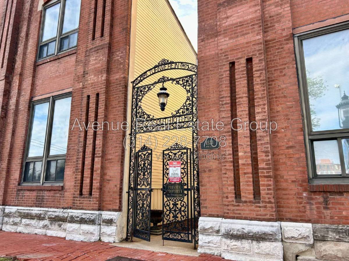Apartment for rent at 1523 S 10th St #211, St. Louis, MO 63104