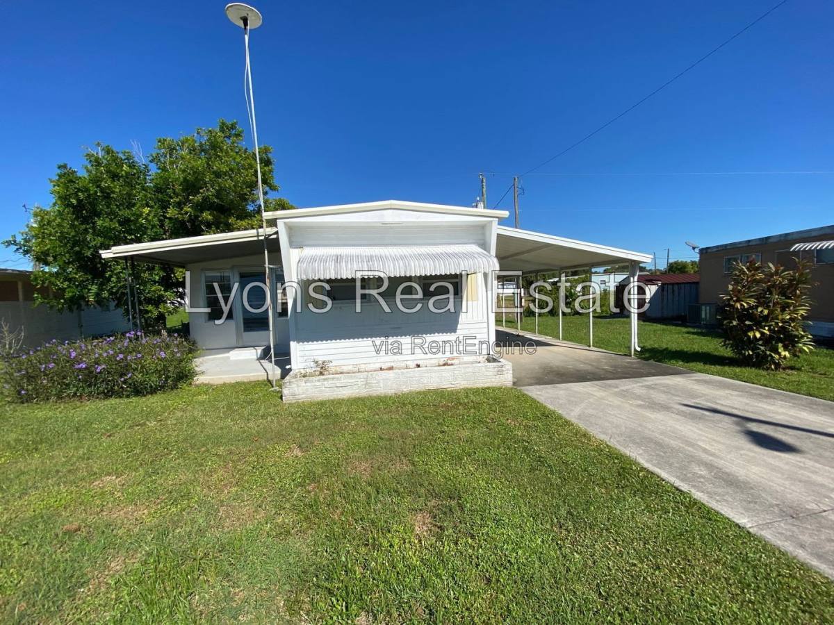House for rent at 325 Lantern Lane, North Fort Myers, FL 33917