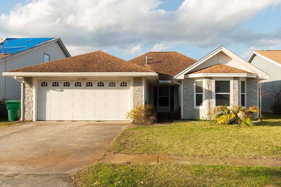 House for rent at 511 Woodland Park Circle, Mary Esther, FL 32569