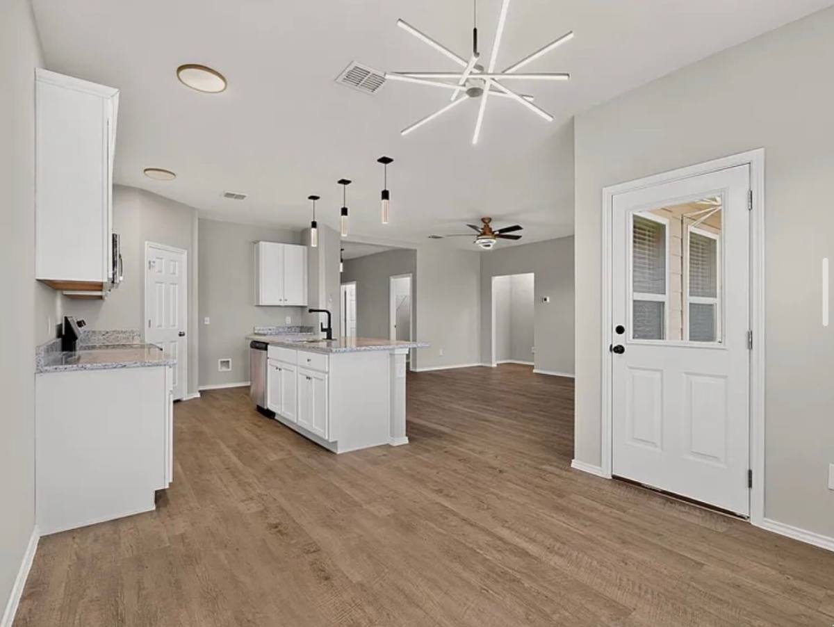3300 Ridge Place, Seguin, TX 78155 - House for Rent - Image 8