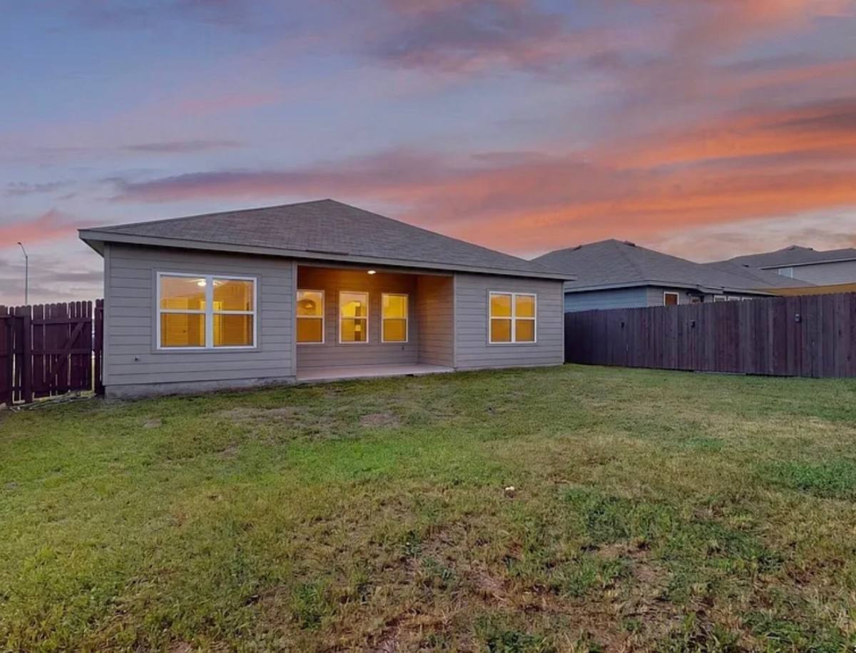 3300 Ridge Place, Seguin, TX 78155 - House for Rent - Image 13