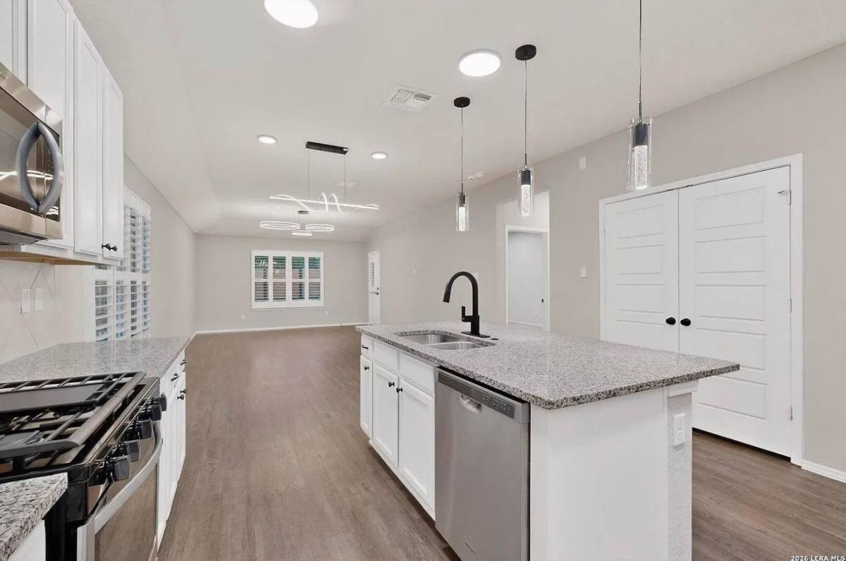 1612 Stone, New Braunfels, TX 78132 - House for Rent - Image 5