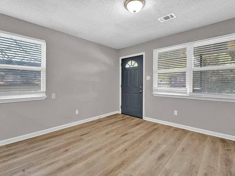 Apartment for rent at 760 Richmond Ave #3, Memphis, TN 38106