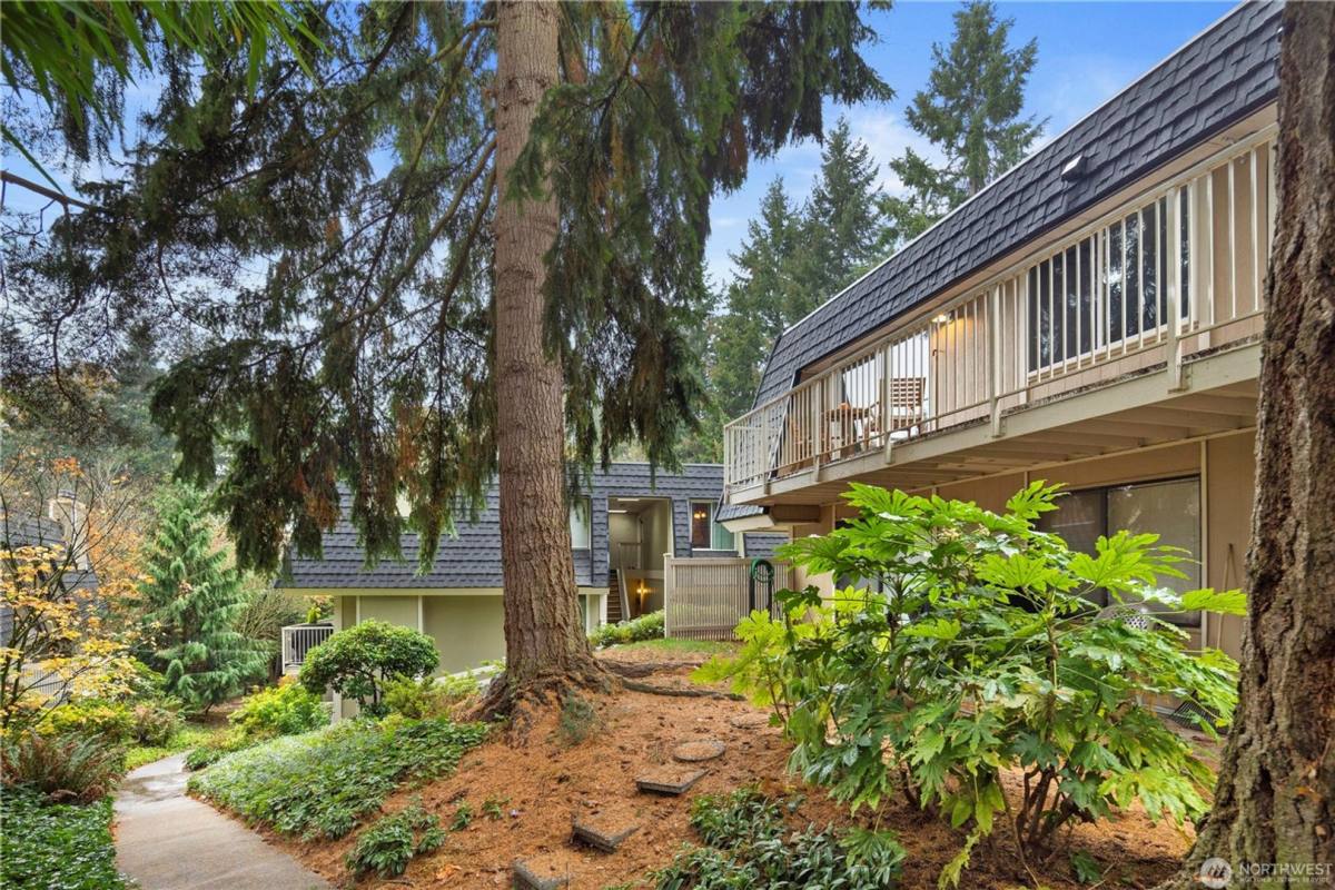 Apartment for rent at 9906 NE 124th St #1106, Kirkland, WA 98034