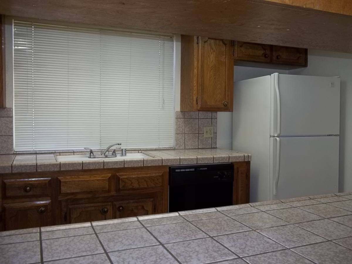 Lyell 4-Plex, 5208 E Lyell, Fresno, CA 93727 - Apartment for Rent - Image 4