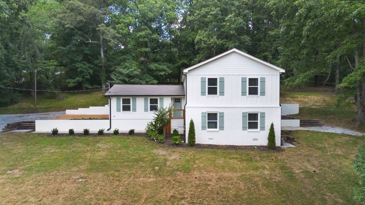 House for rent at 1829 E Haleys Creek Rd, Centerville, TN 37033