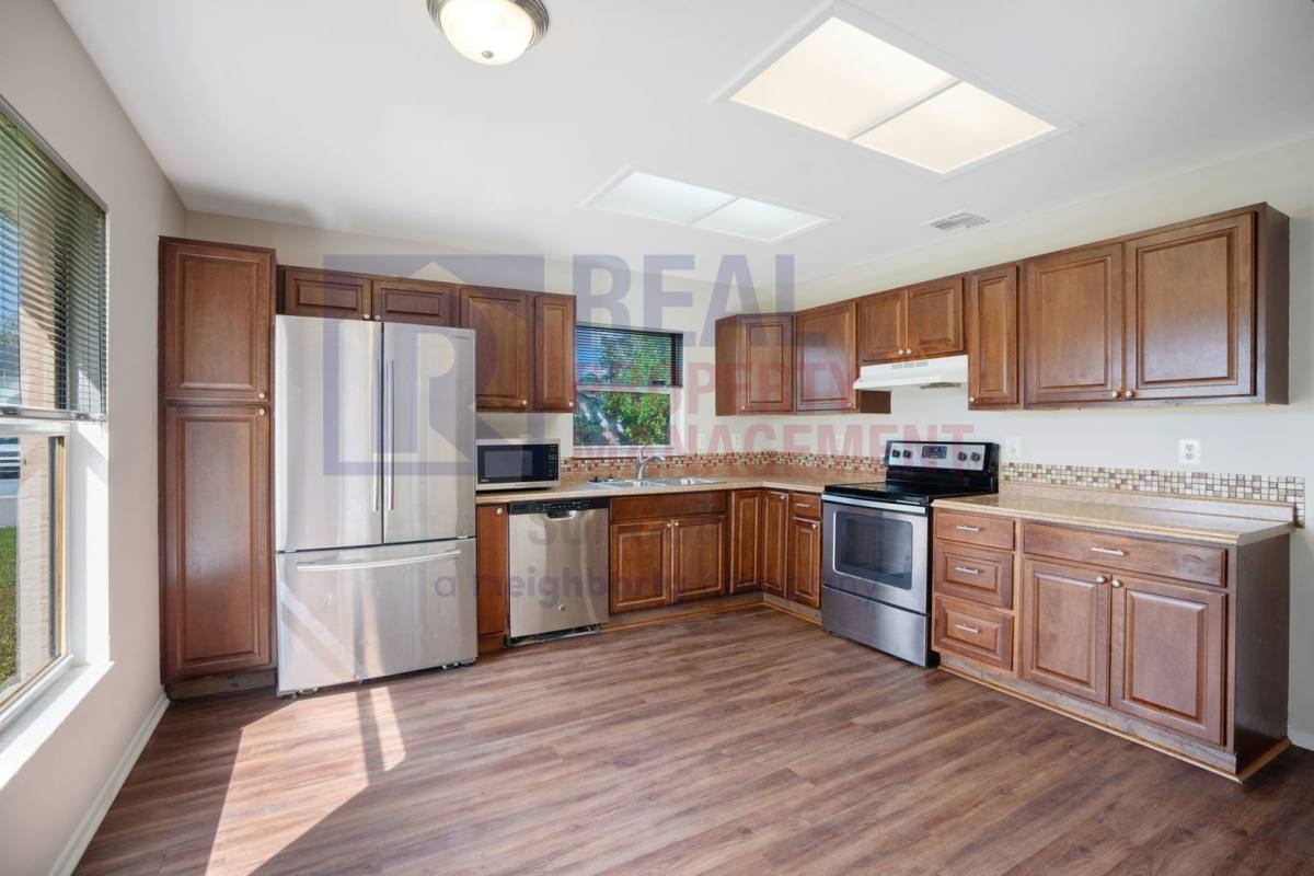 4502 6th Ave E, Bradenton, FL 34208 - House for Rent - Image 10