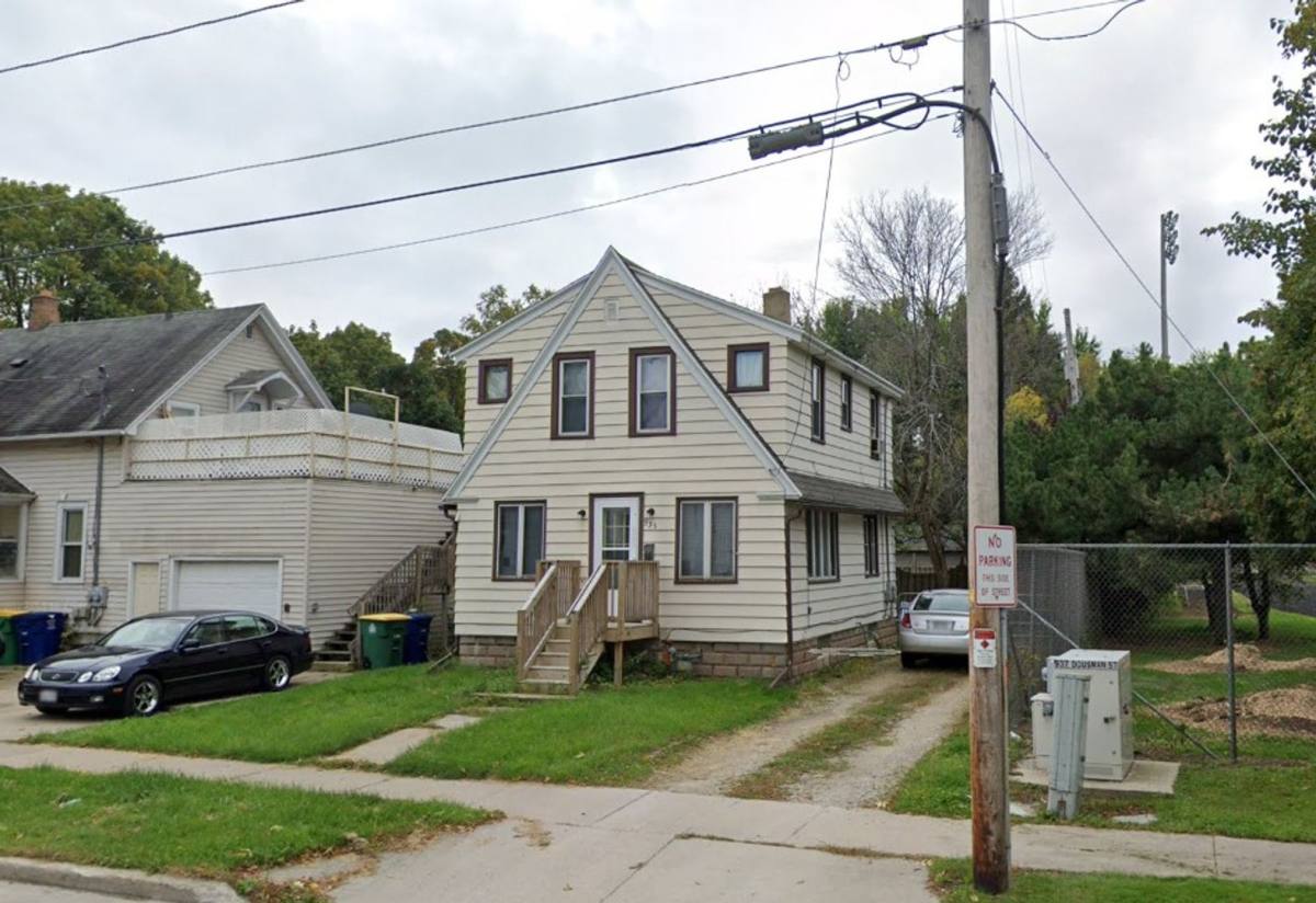 House for rent at 935 Dousman St, Green Bay, WI 54303